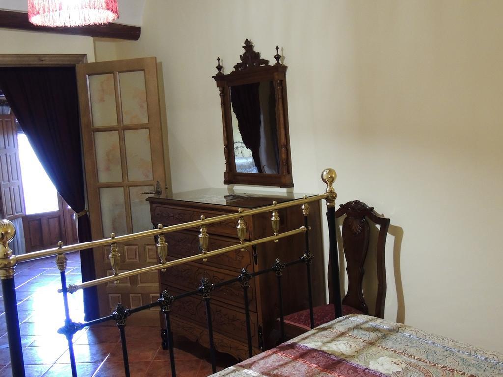 Las Bodegas Del Gilo Valdealgorfa Bilik gambar